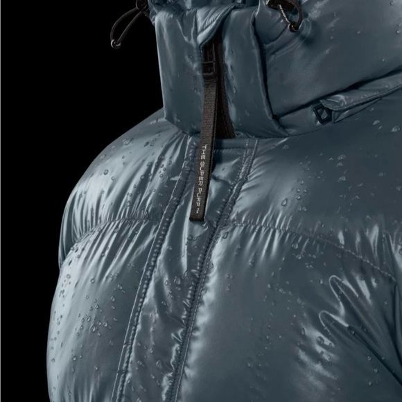 Aritzia super puff Shorty - Picture 2 of 11